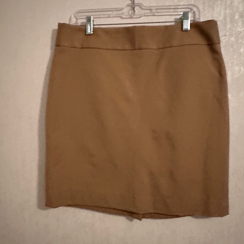 Banana Republic tan pencil skirt